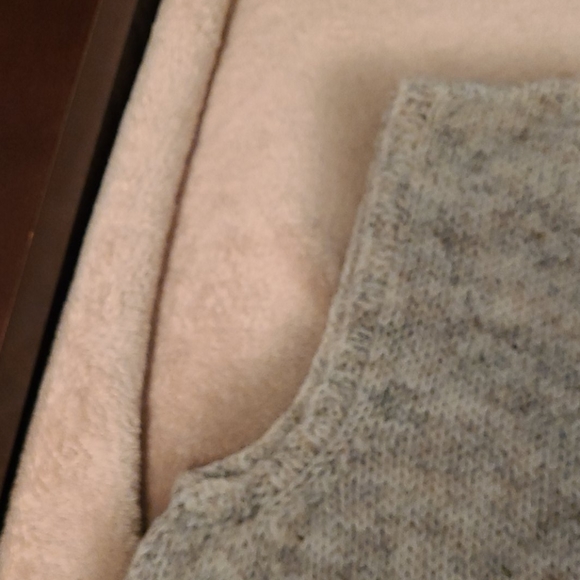 Vest - Picture 3 of 4